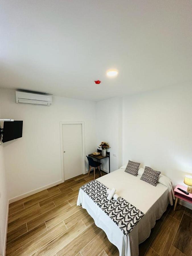 Hostel Costa-Luz Bejar 28-30 Huelva Exterior photo